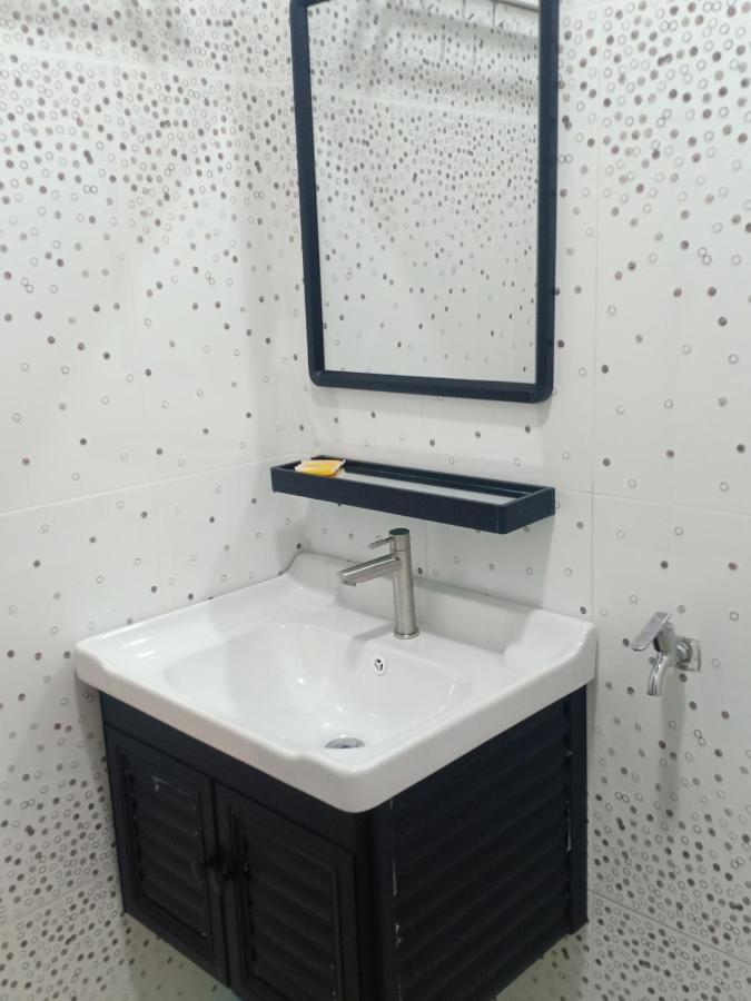 Tebing Guest House Taman Negara Malaysia กัวลาทาฮัน ภายนอก รูปภาพ