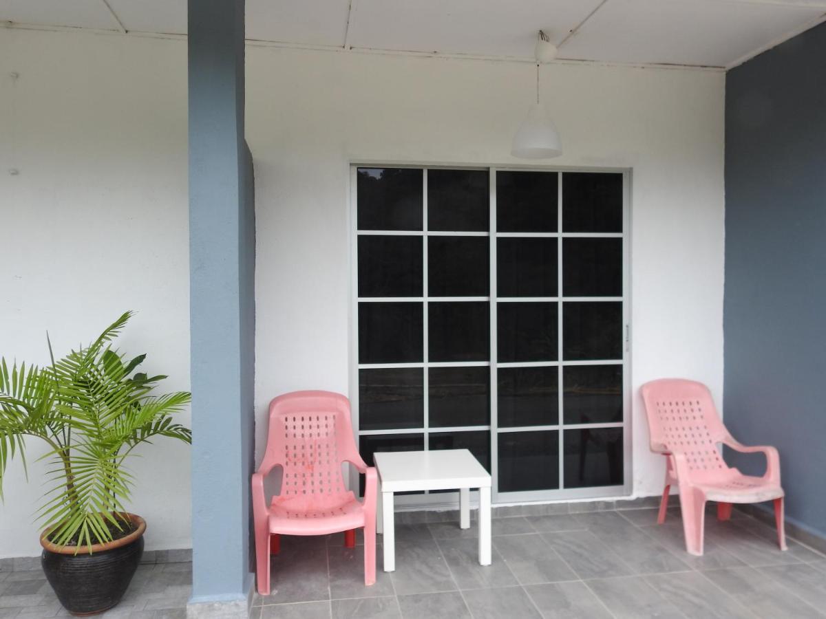 Tebing Guest House Taman Negara Malaysia กัวลาทาฮัน ภายนอก รูปภาพ