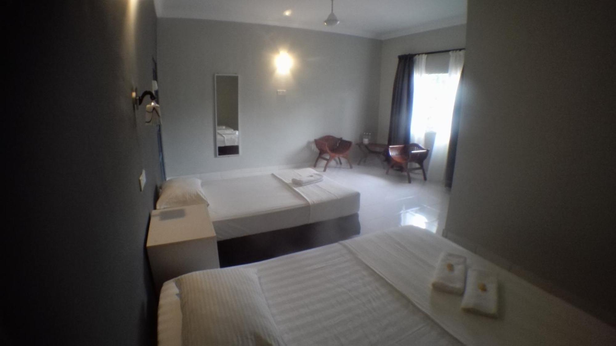 Tebing Guest House Taman Negara Malaysia กัวลาทาฮัน ภายนอก รูปภาพ