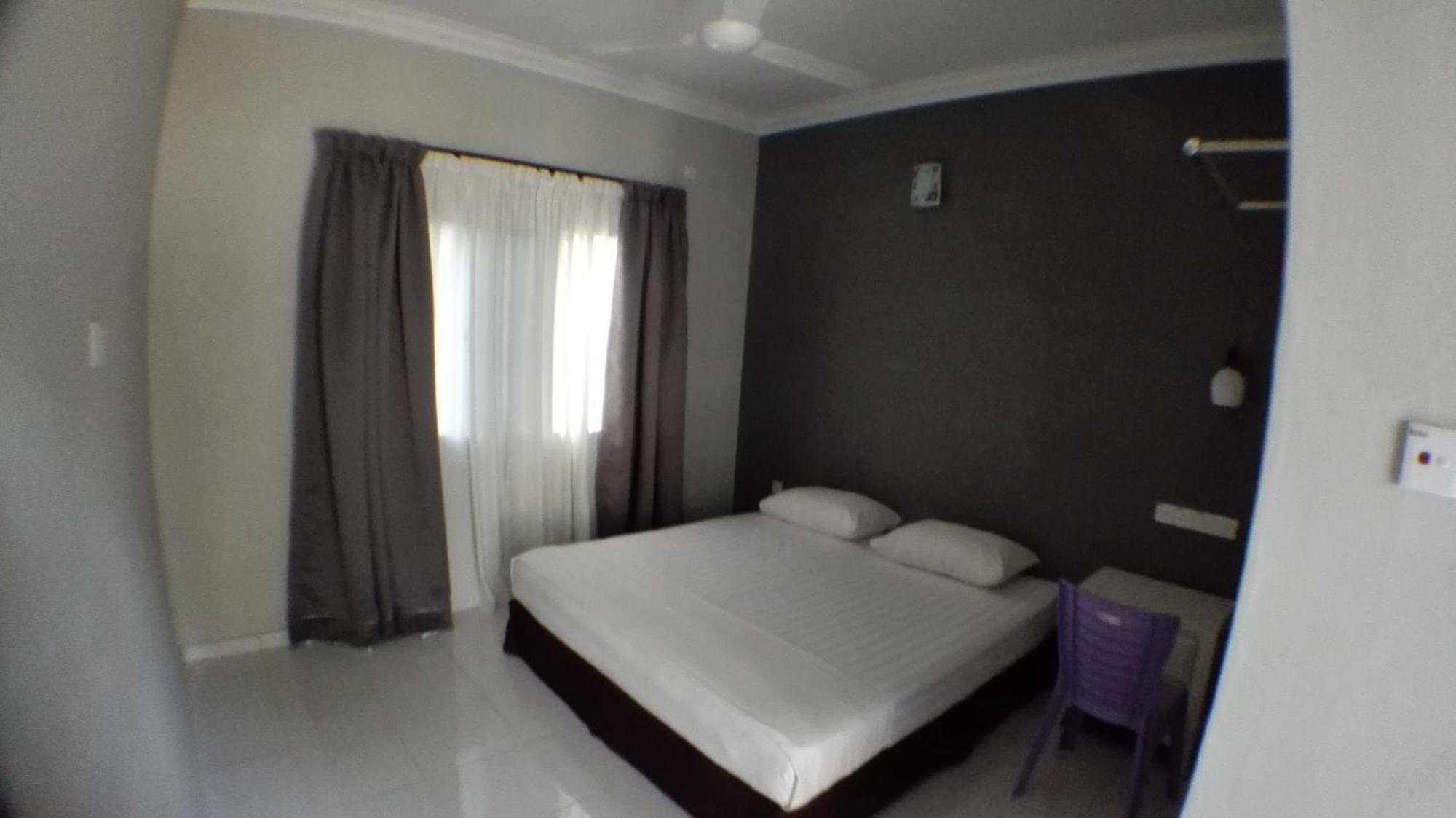 Tebing Guest House Taman Negara Malaysia กัวลาทาฮัน ภายนอก รูปภาพ