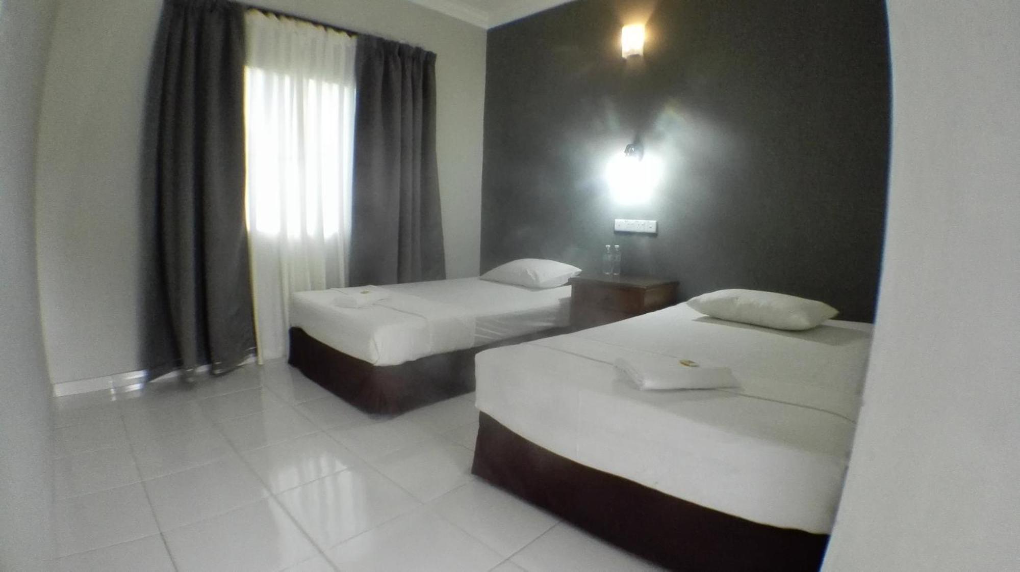 Tebing Guest House Taman Negara Malaysia กัวลาทาฮัน ภายนอก รูปภาพ
