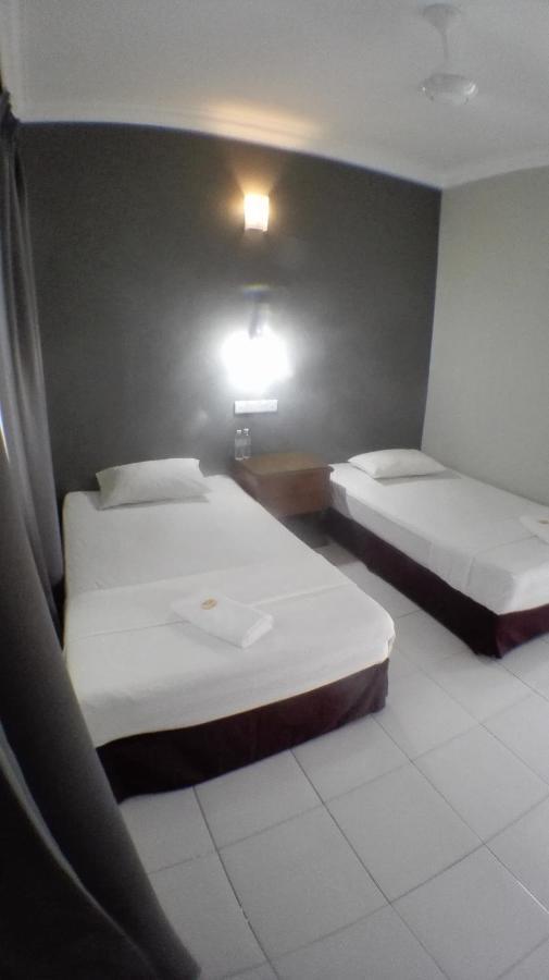 Tebing Guest House Taman Negara Malaysia กัวลาทาฮัน ภายนอก รูปภาพ