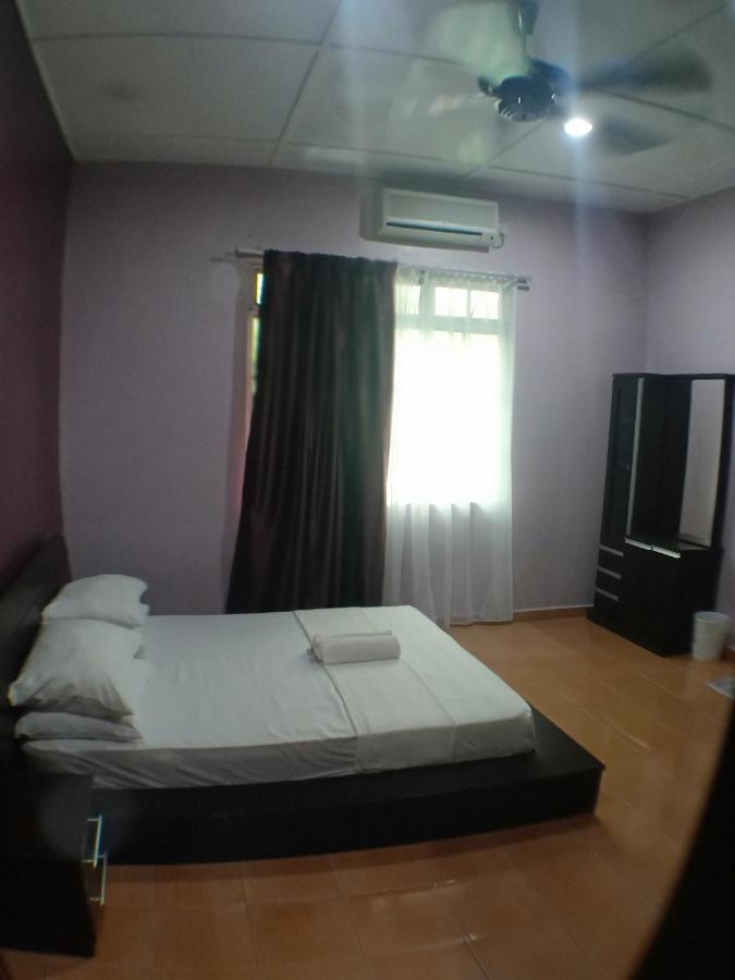 Tebing Guest House Taman Negara Malaysia กัวลาทาฮัน ภายนอก รูปภาพ
