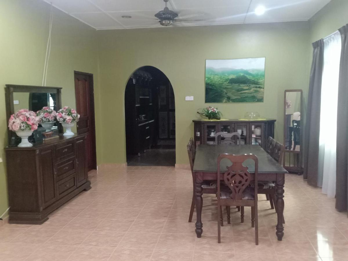 Tebing Guest House Taman Negara Malaysia กัวลาทาฮัน ภายนอก รูปภาพ